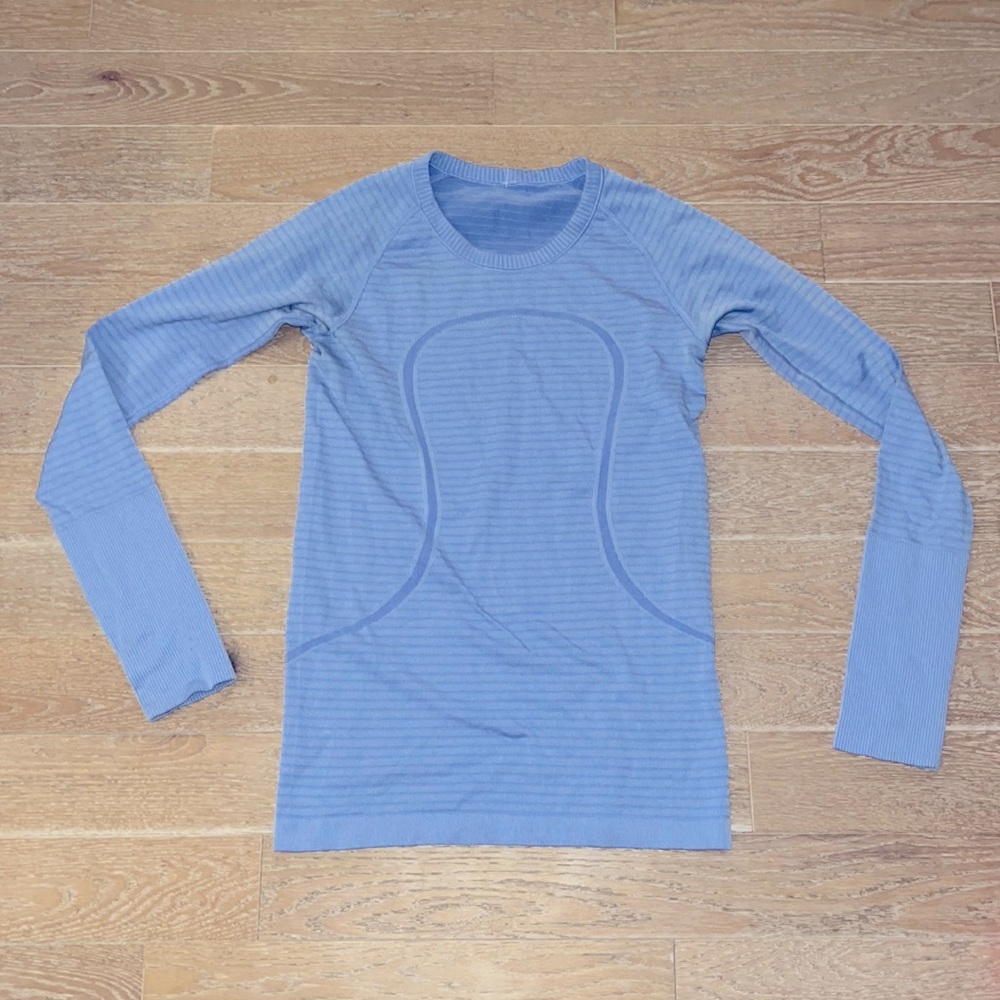Lululemon pale blue long sleeve swiftly tech size 6